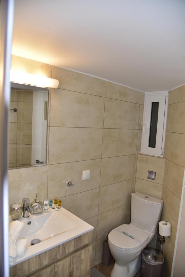 Filopappou Hill Apt Gtd8325 Appartamento Atene Esterno foto
